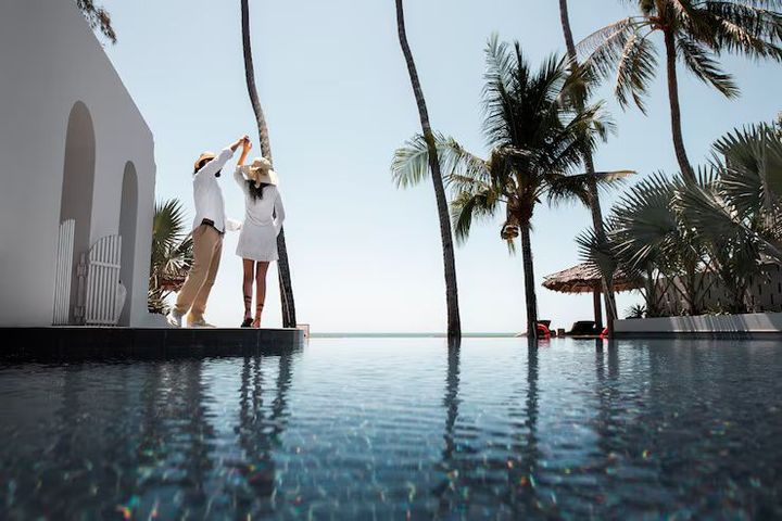 Guide to Luxury Hotel Booking in Maldives: Advanced Tips, Insights & Travel Analysis